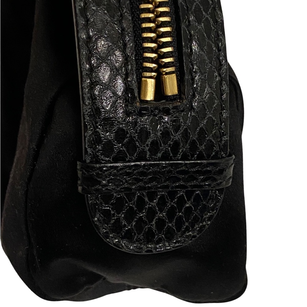 VALENTINO Garavani Black Clutch Bag Zip Closure - Picture 8 of 12